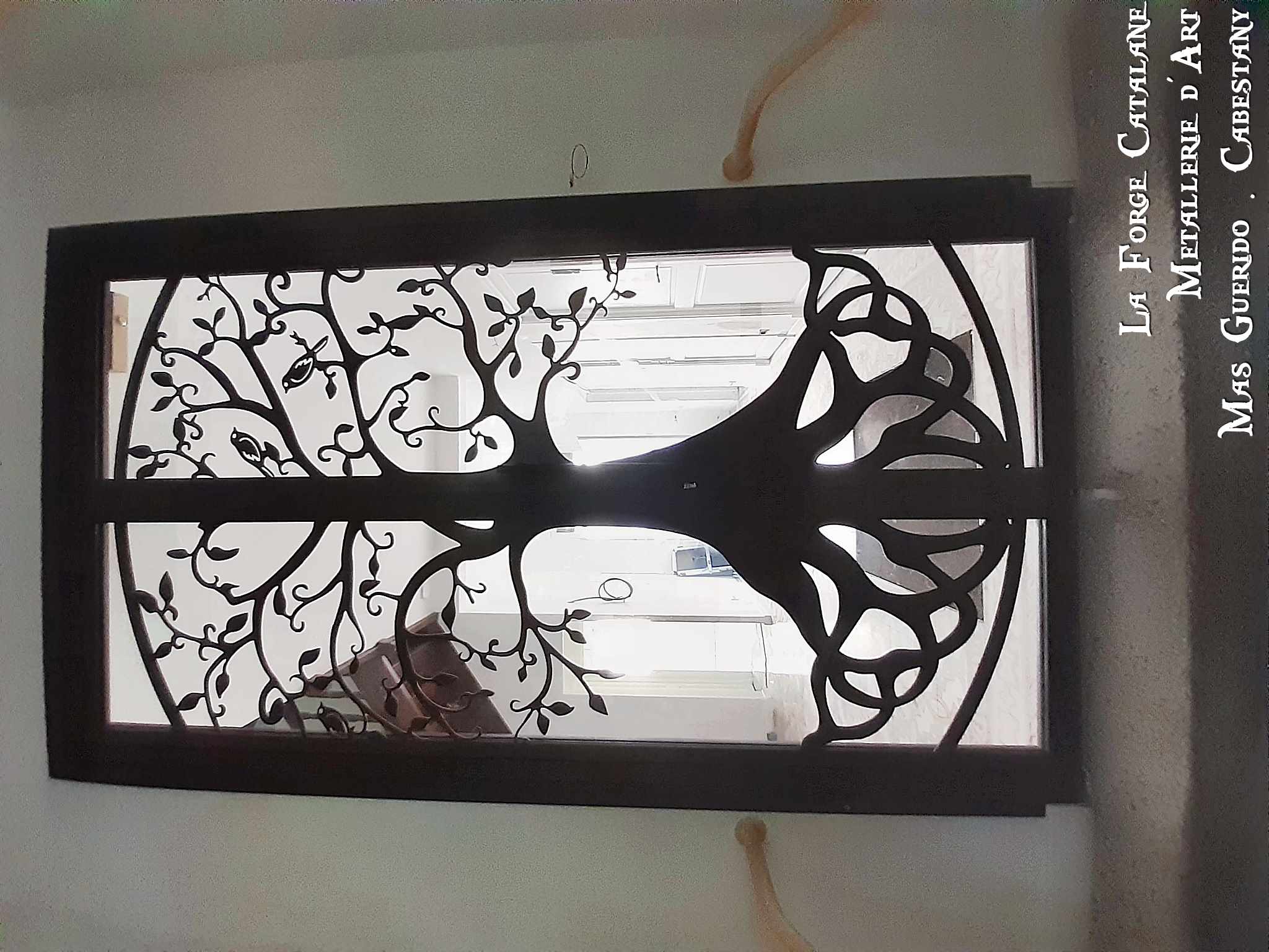 porte arbre de vie decoupe laser vue exterieur forge catalane.jpg